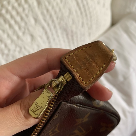 Louis Vuitton Mini Pochette - Picture 9 of 11